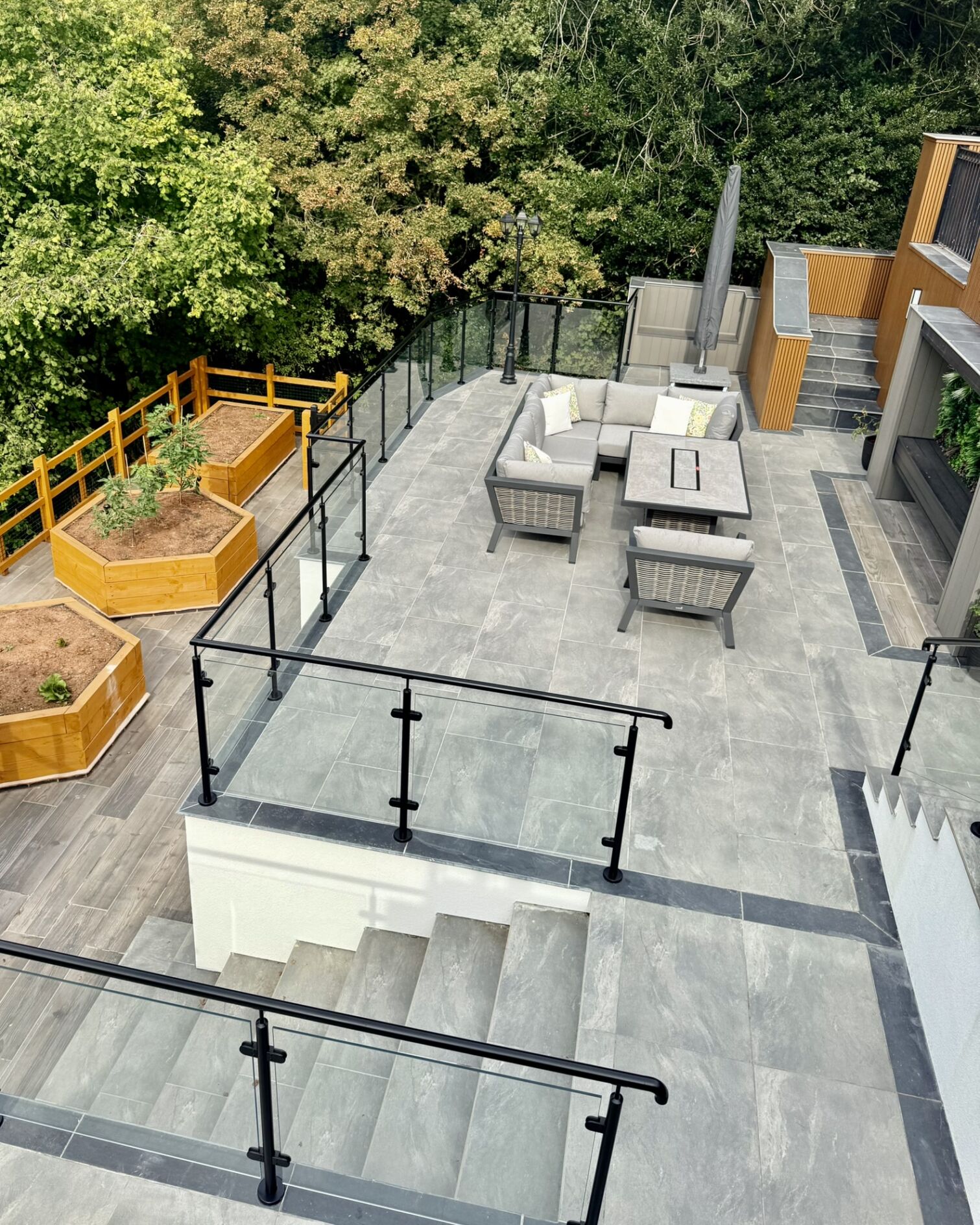 Pro-railing Timeless Black Post and Glass Hand rail system FH Brundle