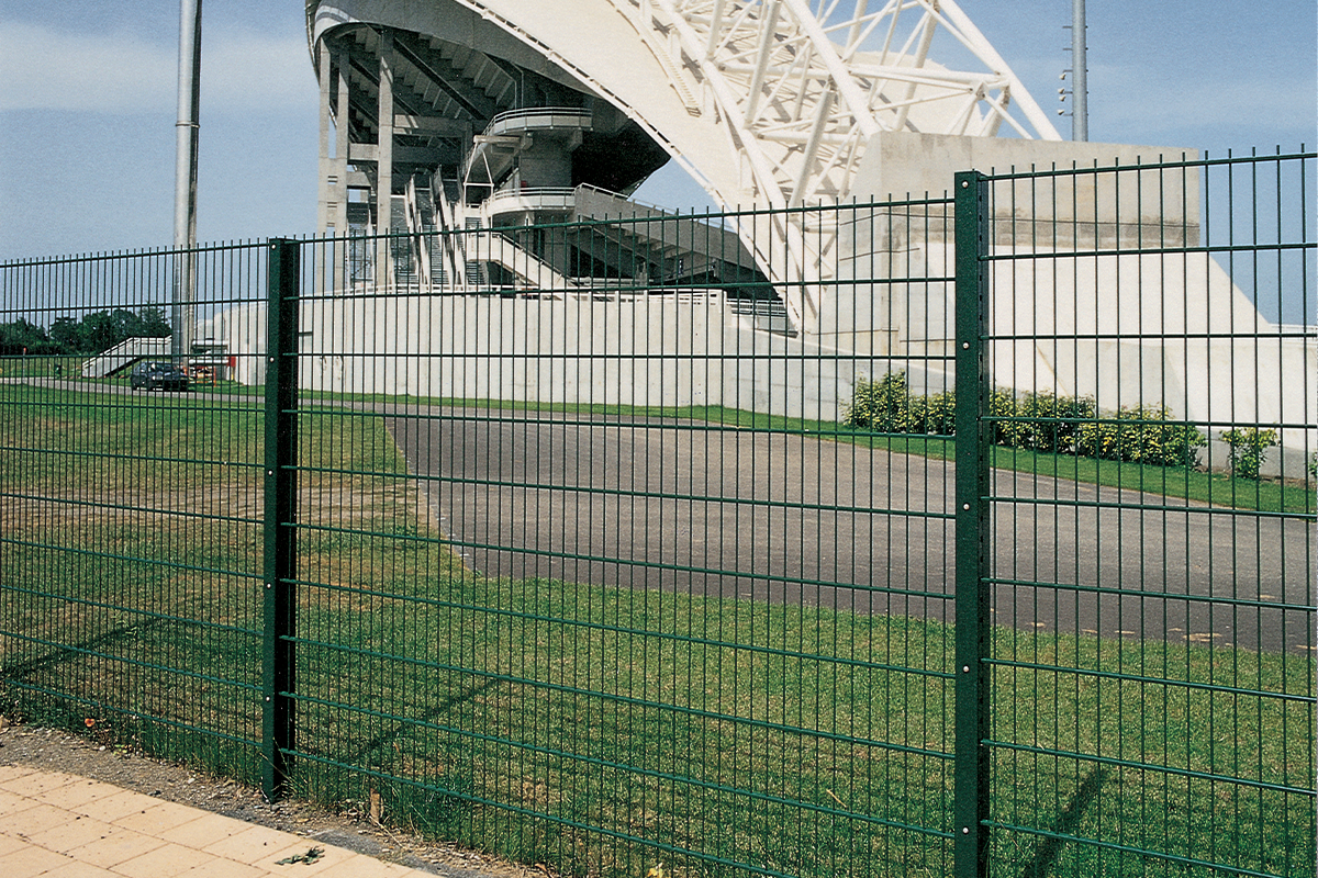 fh brundle Nylofor 2-D mesh panel fencing