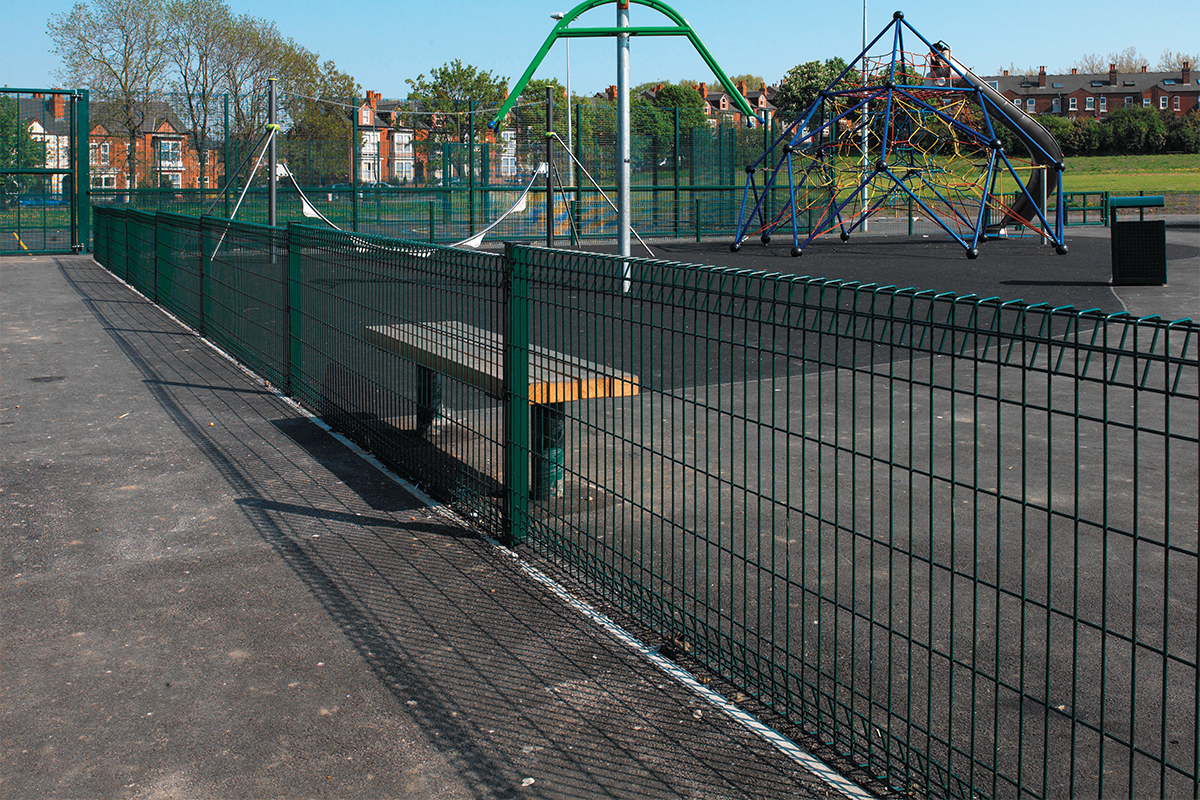fh brundle roll top safe top mesh panel fencing
